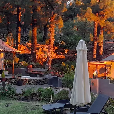 Horská chata Casa Aguar: Acogedora Casa De Invitados En El Bosque *